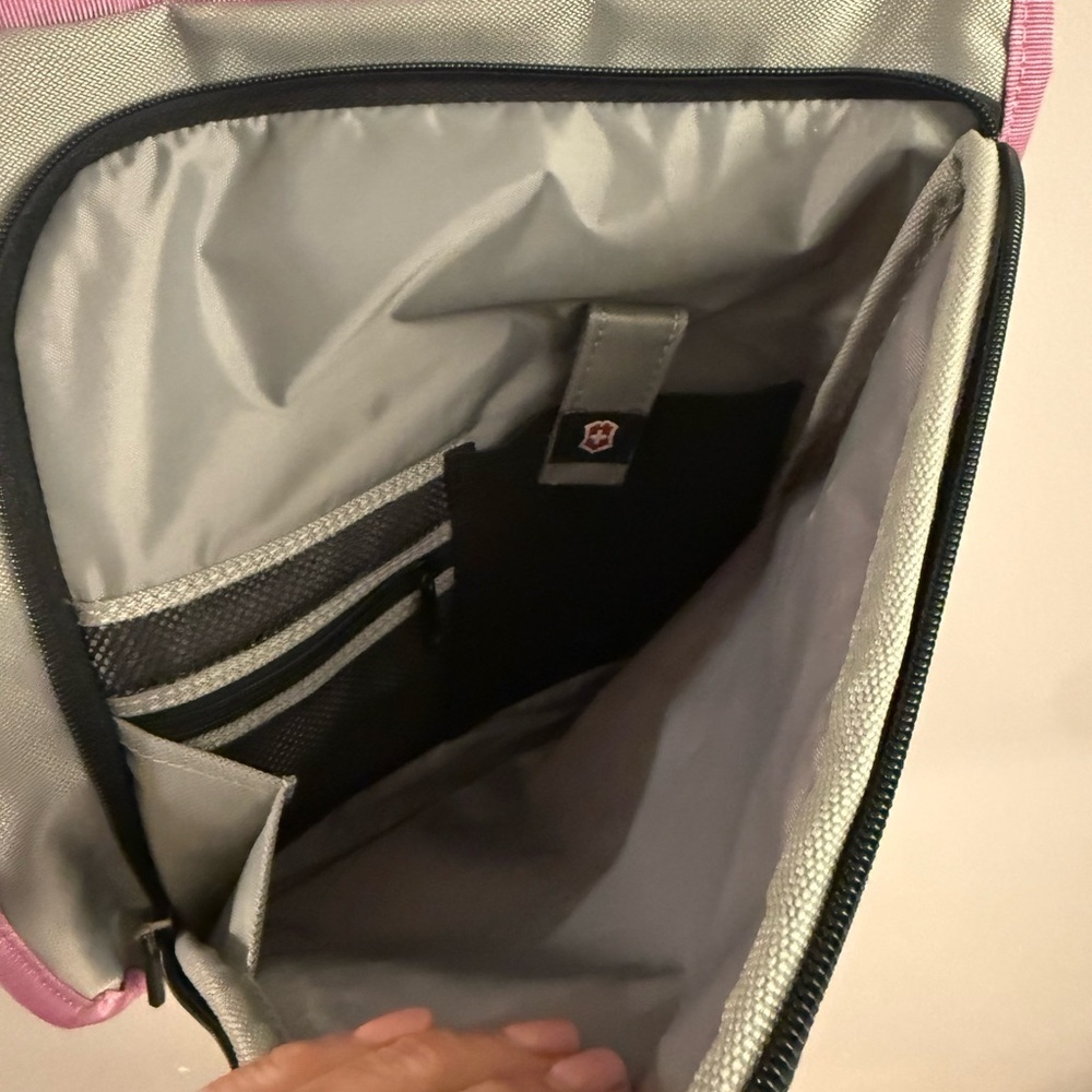 Victorinox Pink & Gray Crossbody Messenger Bag Adjustable Strap - Picture 4 of 10